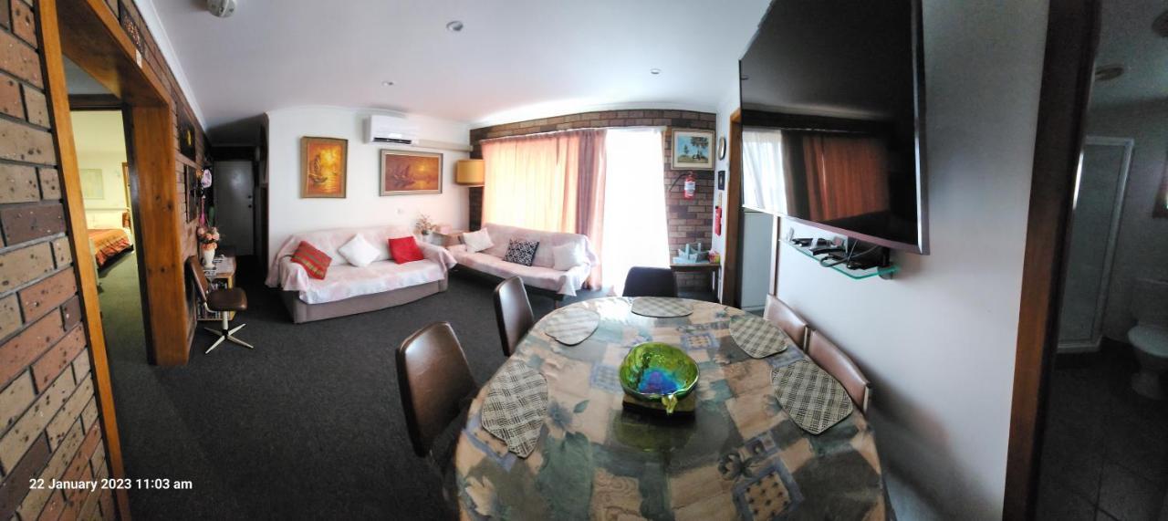 Traplins Accomodation Лейкс-Энтранс Экстерьер фото