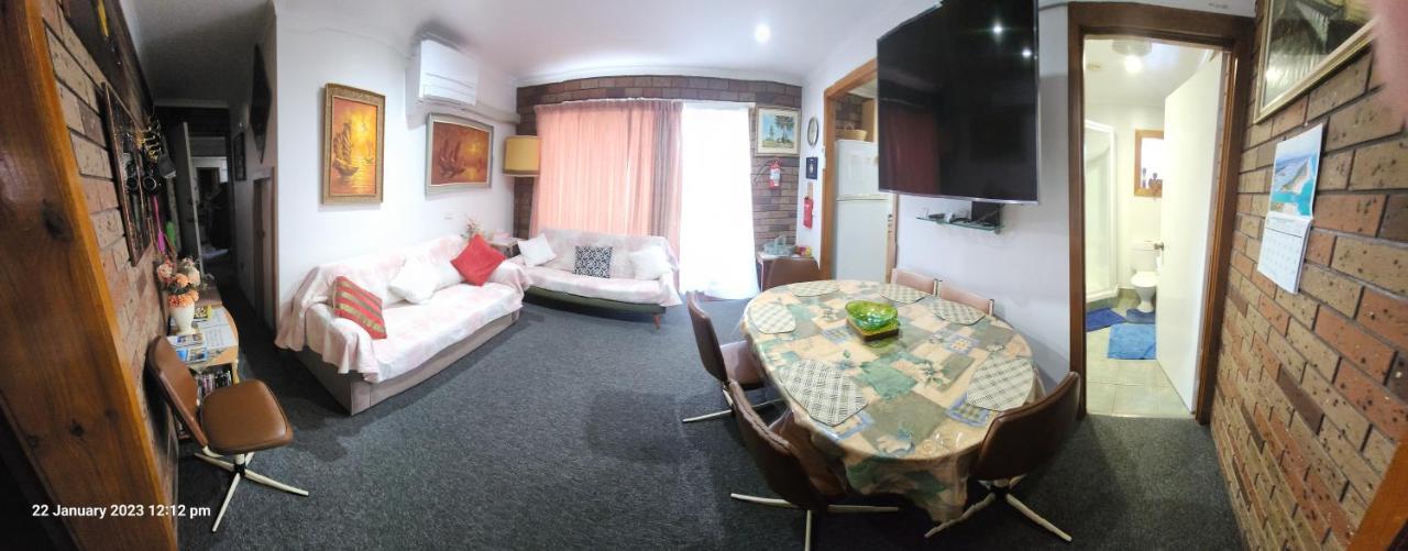Traplins Accomodation Лейкс-Энтранс Экстерьер фото